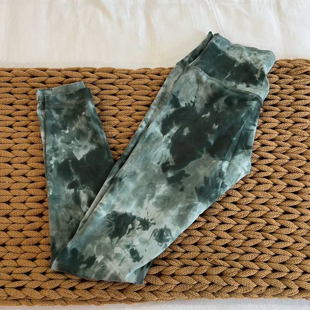 Lululemon tie dye leggings